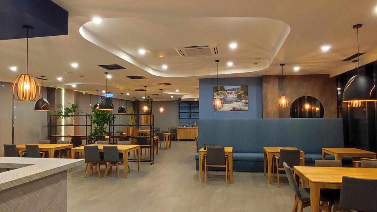 Hotel Gold Jet Bihać Buitenkant foto