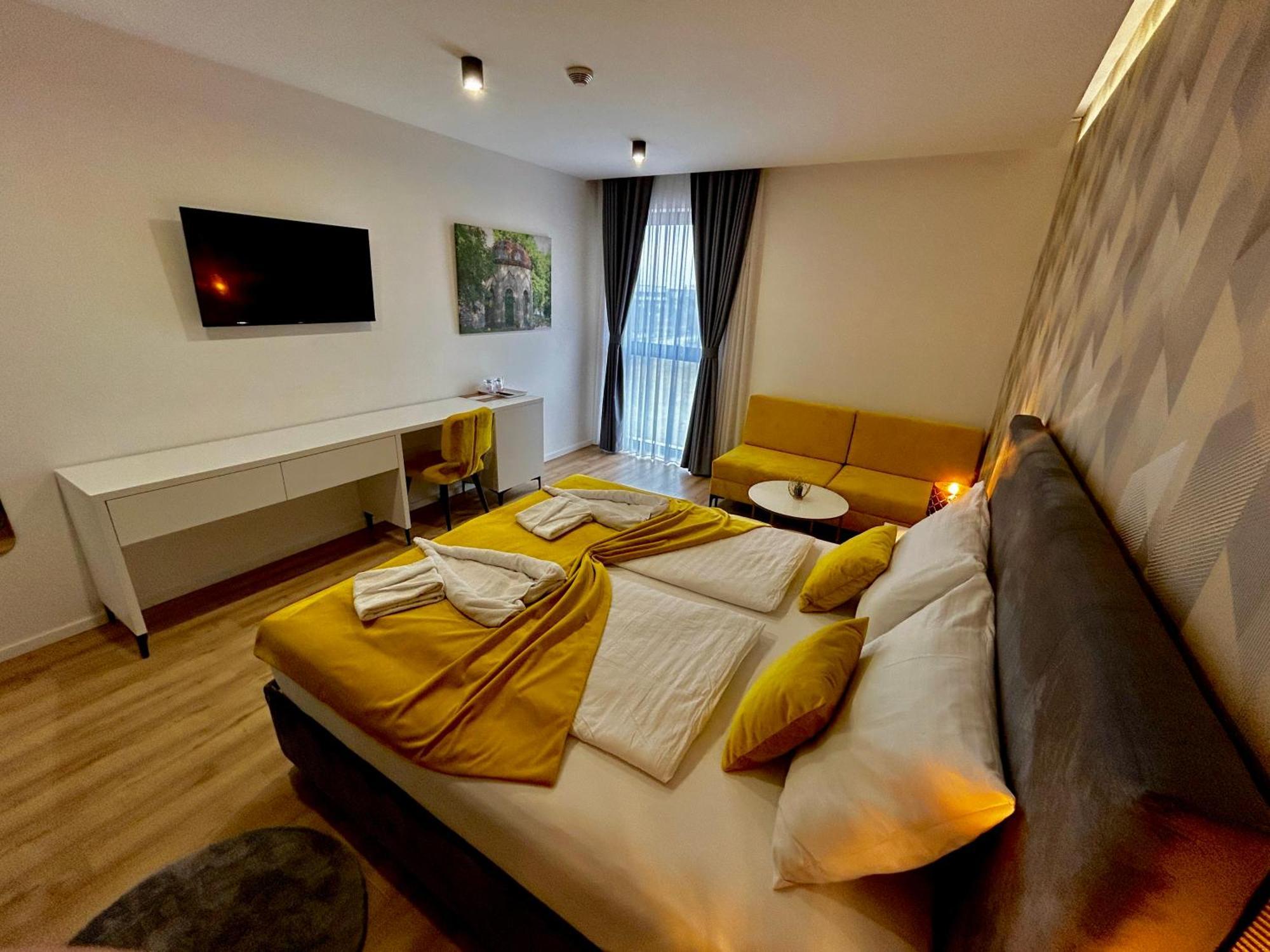 Hotel Gold Jet Bihać Buitenkant foto