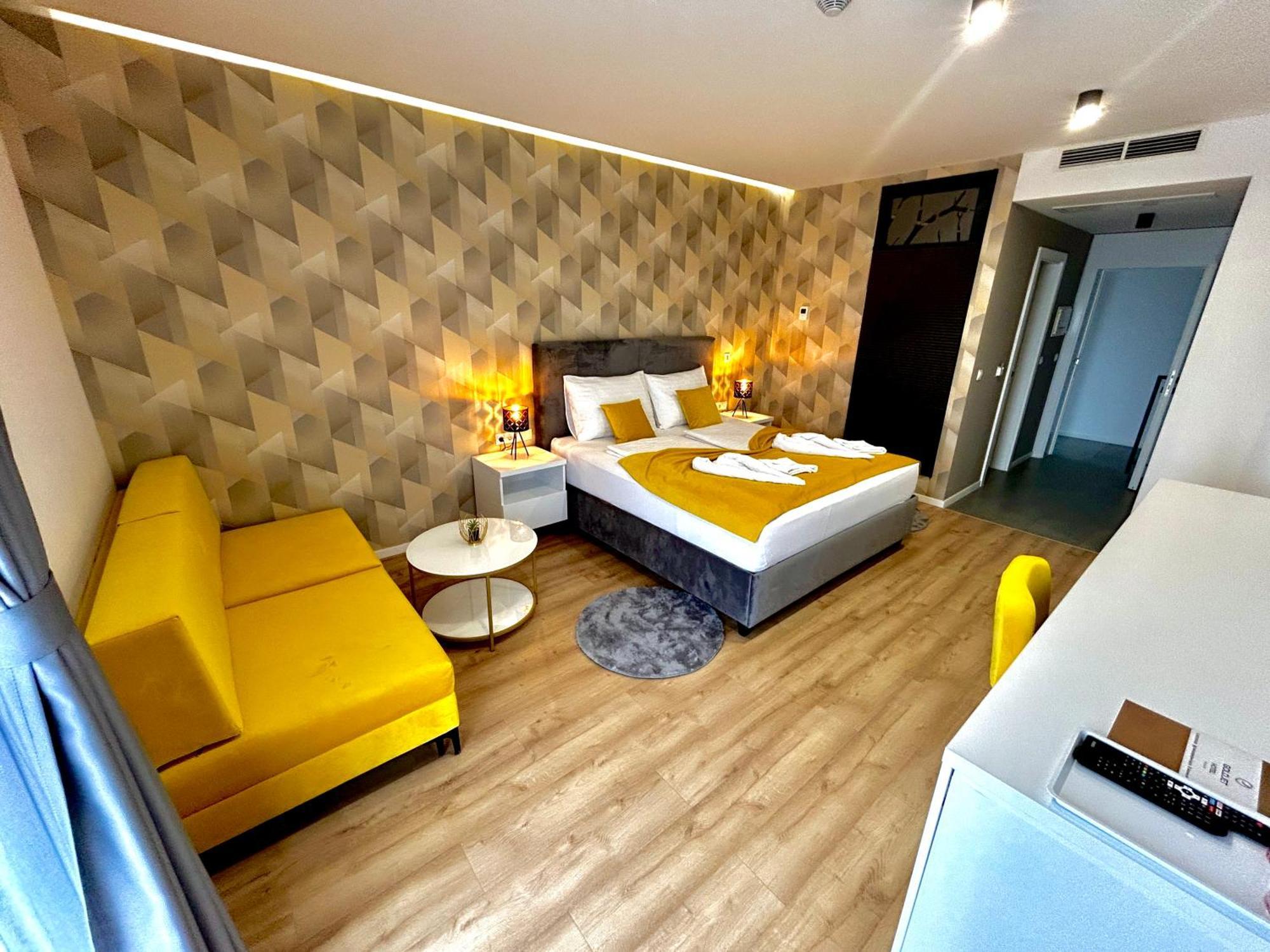 Hotel Gold Jet Bihać Buitenkant foto